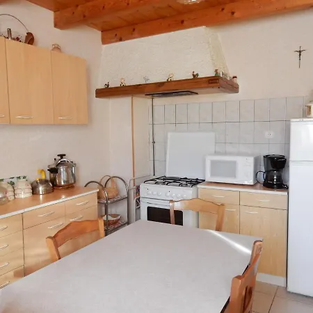 Spacious Near The Forest Esmoulieres